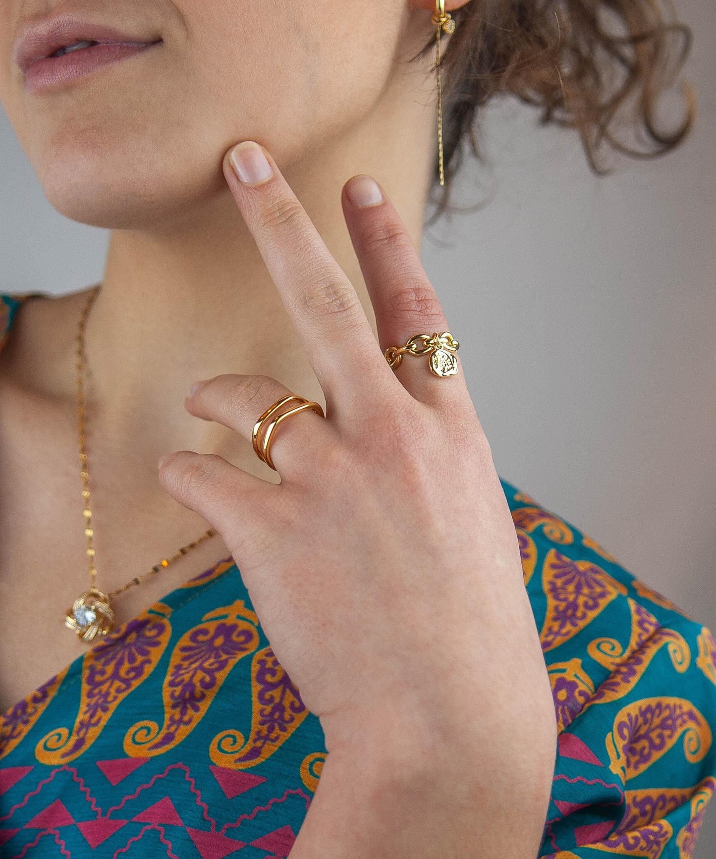 Bague Ondulée à Pendentif